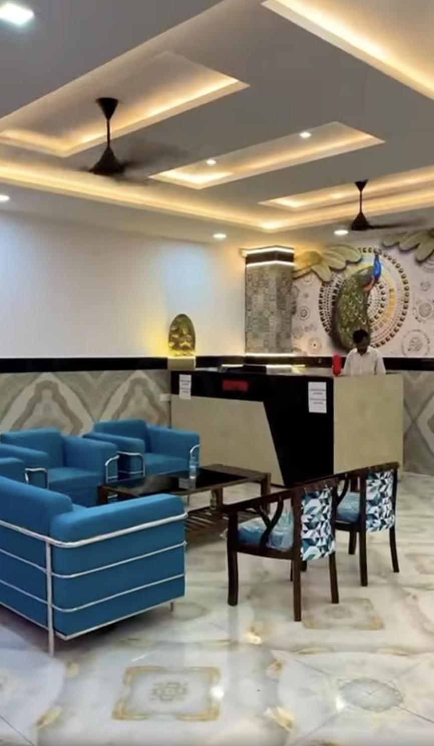 קאנפור Blue Sky Hotels And Banquet מראה חיצוני תמונה