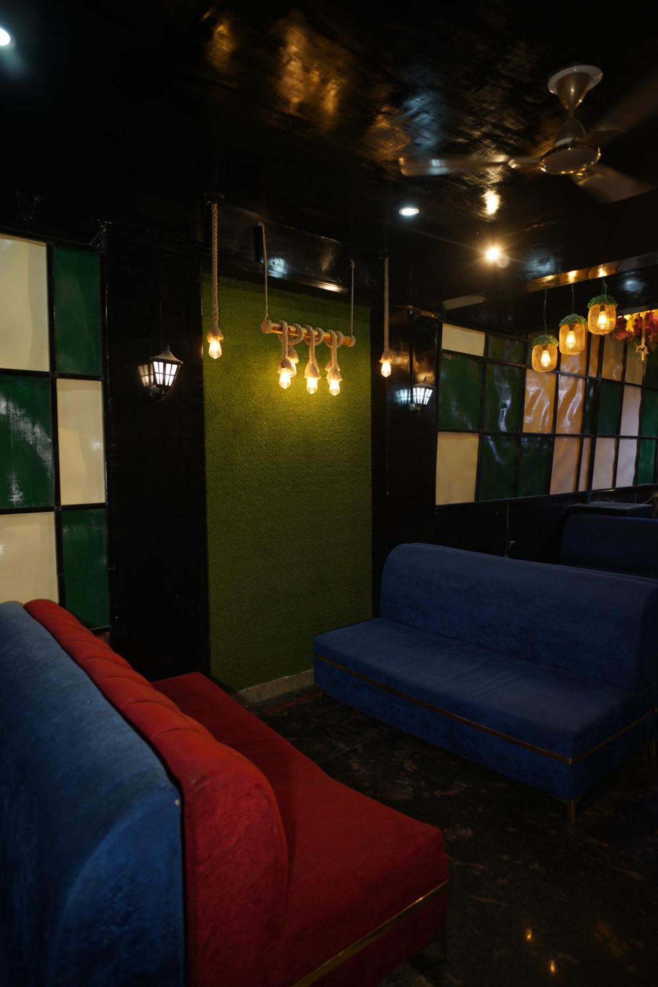 קאנפור Blue Sky Hotels And Banquet מראה חיצוני תמונה